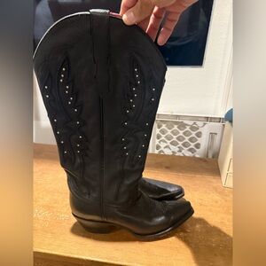 Elegant Black Western Heeled Boots